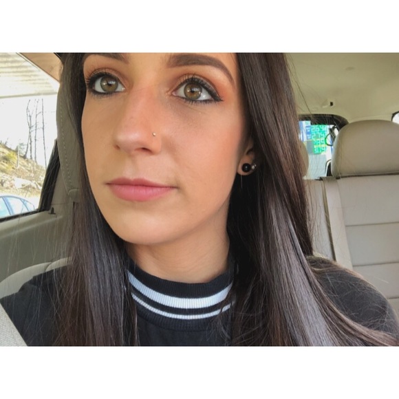 Meet your Posher, Julia - Picture 1 of 1